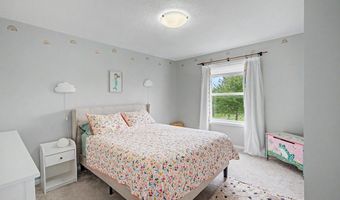 6694 Lakeview Cir NE, Albertville, MN 55301