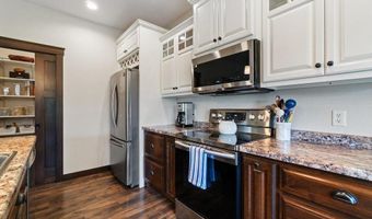 1604 St Andrews Dr, Altoona, WI 54720