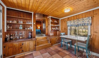 215 Cedar Ln, Arden, NC 28704