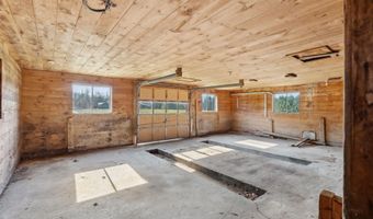 195 River Rd, Avon, ME 04966