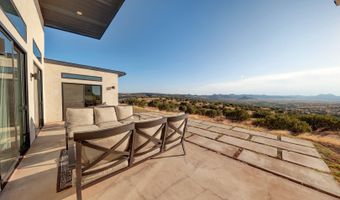 28 Scenic Rdg S, Alpine, TX 79830