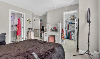 300 SAUNDERS Ave, Bellmawr, NJ 08031