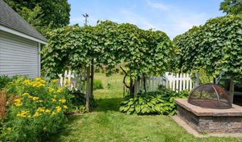 25 University Ter, Burlington, VT 05401