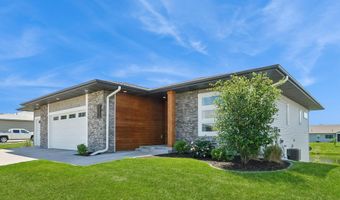 2122 Leopold Dr, Ames, IA 50010