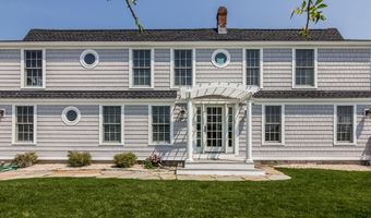 157 Overshores Dr E, Madison, CT 06443