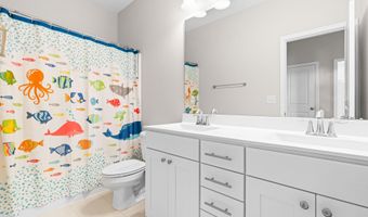 2930 Farmhouse Dr, Apex, NC 27502