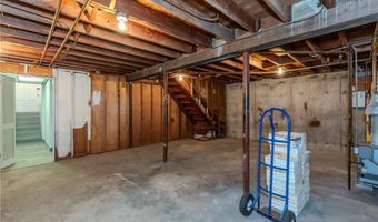 105 Borden Ave, Johnston, RI 02919