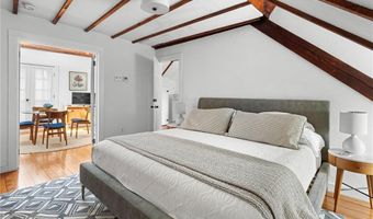 2 Hazard Ave, Newport, RI 02840
