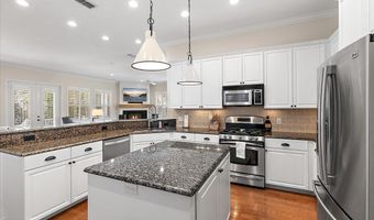 321 5TH St, Atlantic Beach, FL 32233