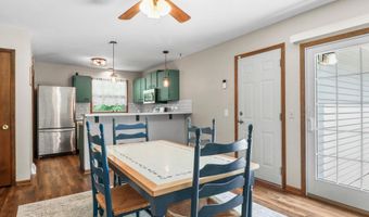 1602 Golden Oak Ln, Madison, WI 53711