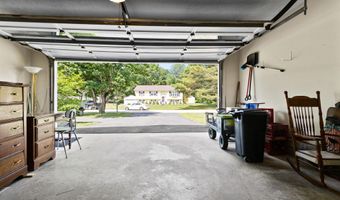224 Sunderland Dr, Auburn, ME 04210