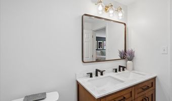 18 Hawk Dr, Bedford, NH 03110