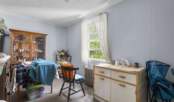 72 S St Ext, Bristol, CT 06010