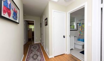 6789 LITTLE FALLS Rd, Arlington, VA 22213