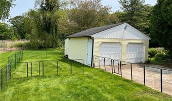 72 Sayles Ave, Warwick, RI 02889