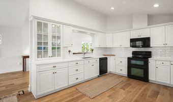 5 W 4TH St, Barnegat Light, NJ 08006
