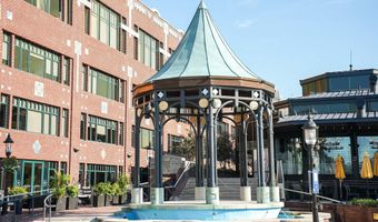 1305 E ABINGDON Dr 2, Alexandria, VA 22314