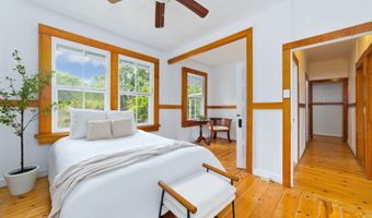 2048 KALANIANAOLE St, Hilo, HI 96720