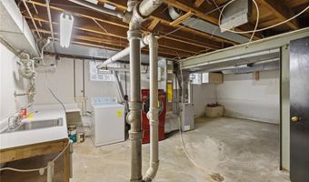 9204 Kit Dr, Affton, MO 63123