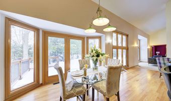 825 Brookside Dr, Ann Arbor, MI 48105