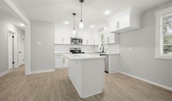 405 Cypress Dr, Baker, LA 70714