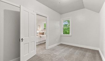5306 Hillcrest Dr, Allenton, WI 53002