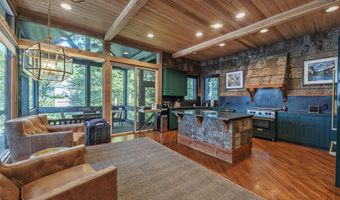 58 S Point Dr, Alexander City, AL 35010