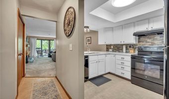 255 Portage Lakes Dr E, Akron, OH 44319