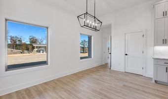 1165 Duke Dr, Bauxite, AR 72011