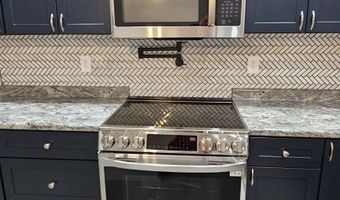 122 Devino Ln, Bristol, VT 05443