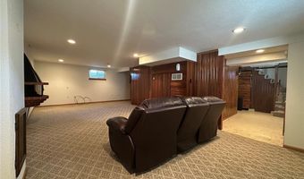 107 W Walnut St, Anamosa, IA 52205