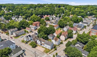 82 Hampshire St, Auburn, ME 04210