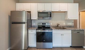 318 11TH St, Bandon, OR 97411