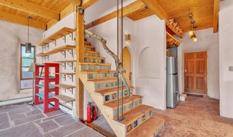 77 North Rd, Carson, NM 87517