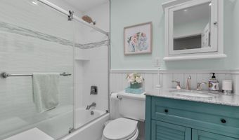27 E 34TH St, Bayonne, NJ 07002