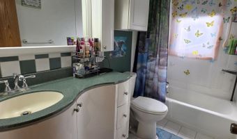 14 S Illinois St, Aberdeen, SD 57401