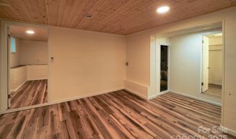 107 Riverview Dr, Asheville, NC 28806