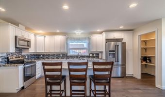 937 Carter St SW, Bandon, OR 97411