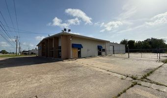 1417 S Velasco, Angleton, TX 77515