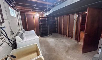 100 Chadwick Ln, Austintown, OH 44515