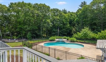 38 Miss Fry Dr, East Greenwich, RI 02818