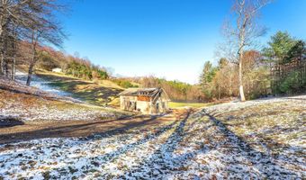 15 Eaglebear Dr, Asheville, NC 28806