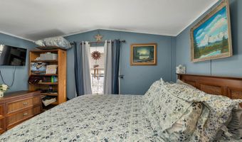 15 Manbow Rd, Alton, NH 03809