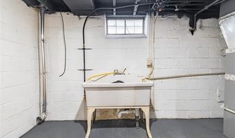 9255 Hubert Ave, Allen Park, MI 48101