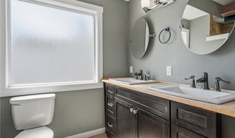 3003 Cobden St, Airville, PA 15203