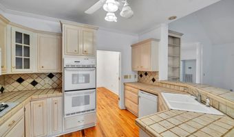 104 Westlake Cir, Americus, GA 31709