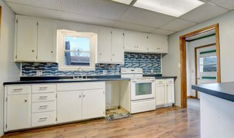 910 2nd Ave, Armstrong, IA 50514