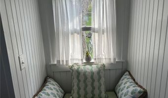 24 Point Meadows Rd, Little Compton, RI 02837