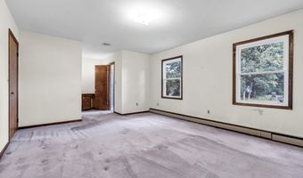 11 Phillips Mills Dr, Middletown, NJ 07748