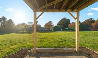 704 Fairway Dr 704, Middletown, RI 02842